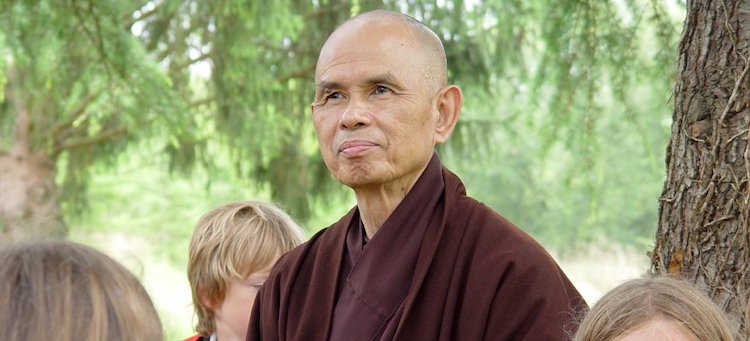 Thich Nhat Hanh, autore de "Il dono del silenzio" e di numerosi altri libri sul tema della meditazione e del buddismo.